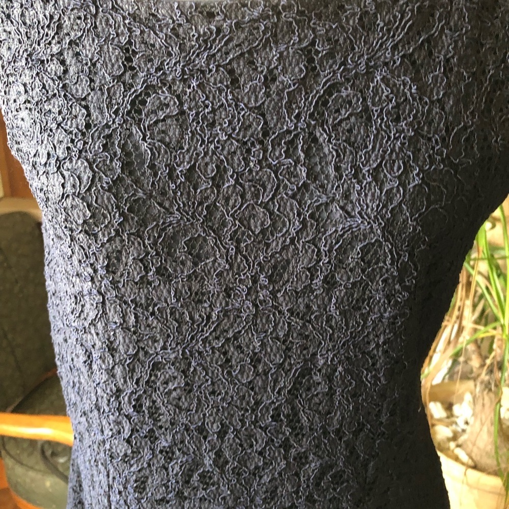 LIZ CLAIBORNE SIZE 10 NAVY BLUE SLEEVELESS DRESS FULLY LINED EMBROIDERED LACE - Picture 2 of 9